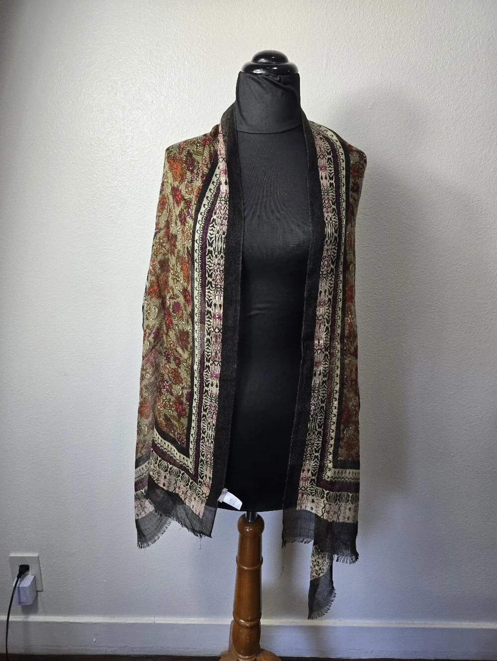 J. Jill Elegant Floral Print Women's Scarf.